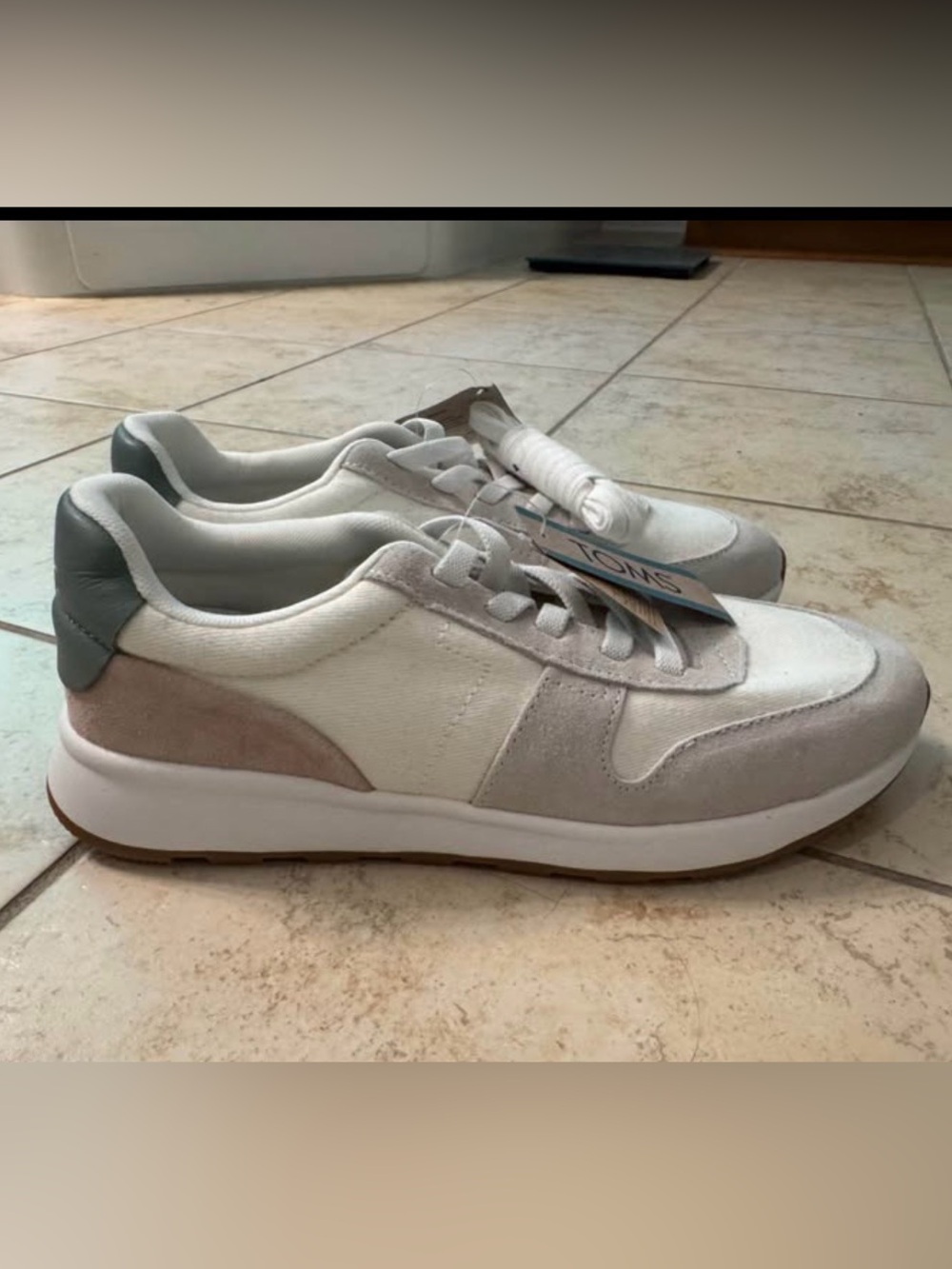 TOMS Women's White and Light Gray Casual Sneakers
